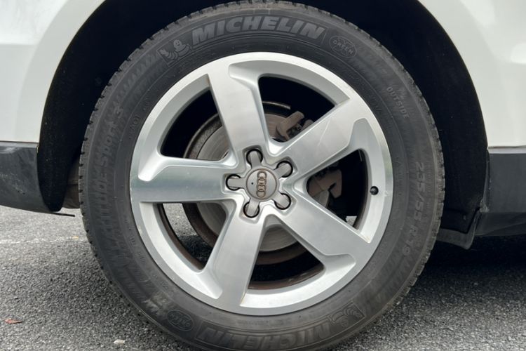 Used Audi Q5 2015 40 TFSI Comfort Model
