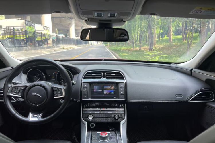 Used Jaguar XE 2017 2.0T 200 PS R-Sport
