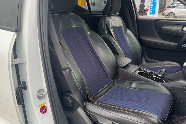 Used Volvo XC40 2022 T4 Four-Wheel Drive Smart & Dynamic Sport Edition Right Front Seat