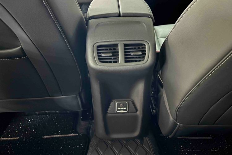 Used Buick Envision 2025 Encore Plus 28T Two-Wheel-Drive Platinum Edition