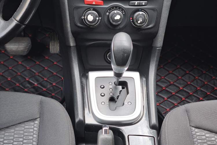 Used Citroen C4L 2015 1.8L Automatic Luxury Edition Gear Lever