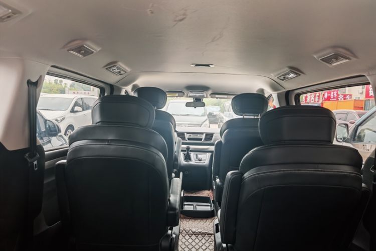 Used SAIC MAXUS G10 2023 2.0T Manual Multi-Function Version Diesel 7/8/9 Seats