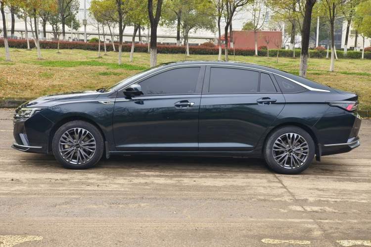 Used Dongfeng Aeolus Yixuan MAX 2023 1.5T Ultra-Stylish Trendsetting Dad Edition
