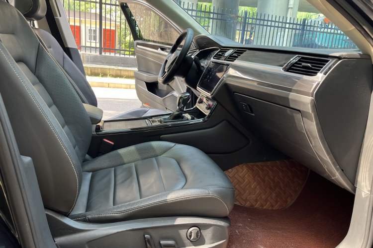 Used Volkswagen Phideon 2019 380TSI Two-Wheel Drive Business Edition China VI Standard