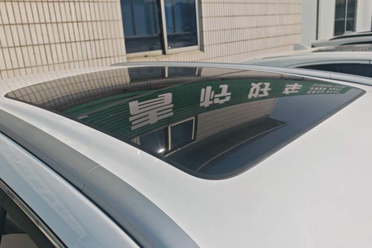 Used Geely Auto Emgrand X7 Sport 2020 1.8TD DCT Two-Wheel Drive Smart Connect 4G-Enabled Version
