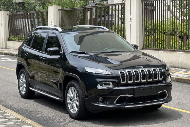 Used Jeep Cherokee 2016 2.4L Professional Smart Version