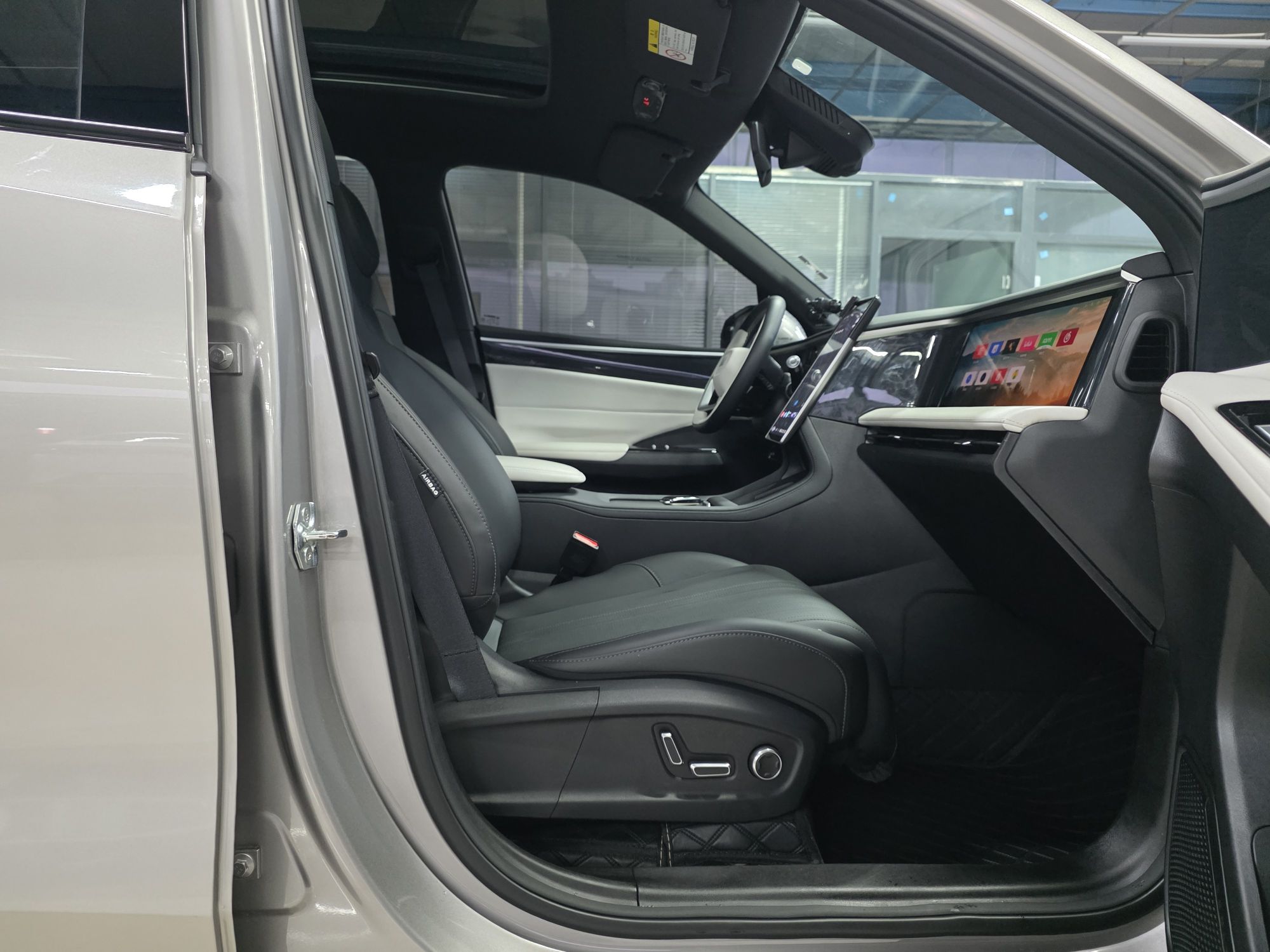 Geely Galaxy L7 2025 EM-i 115km Exploration+ Edition — снимка 16