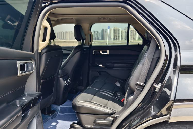 Used Ford Explorer 2020 EcoBoost 285 4x4 Trend Edition 7-Seater Interior 3