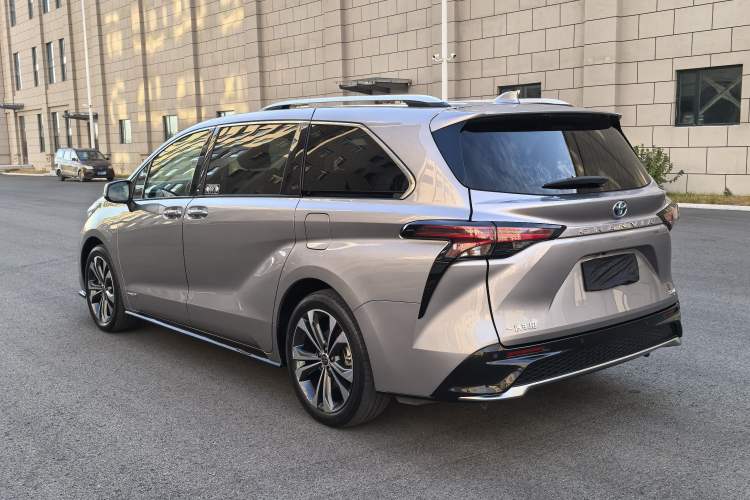 Used Toyota Granvia 2022 2.5L Hybrid Prestige Edition