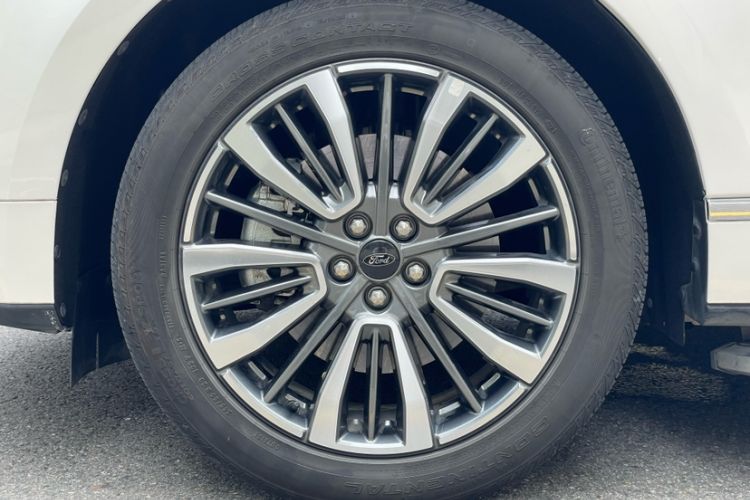 Used Ford Edge 2021 PLUS EcoBoost 245 Two-Wheel-Drive Titanium 7-Seater