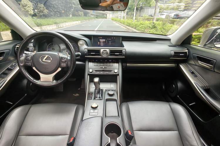 Used Lexus IS 2017 300 FENGSHANG Edition
