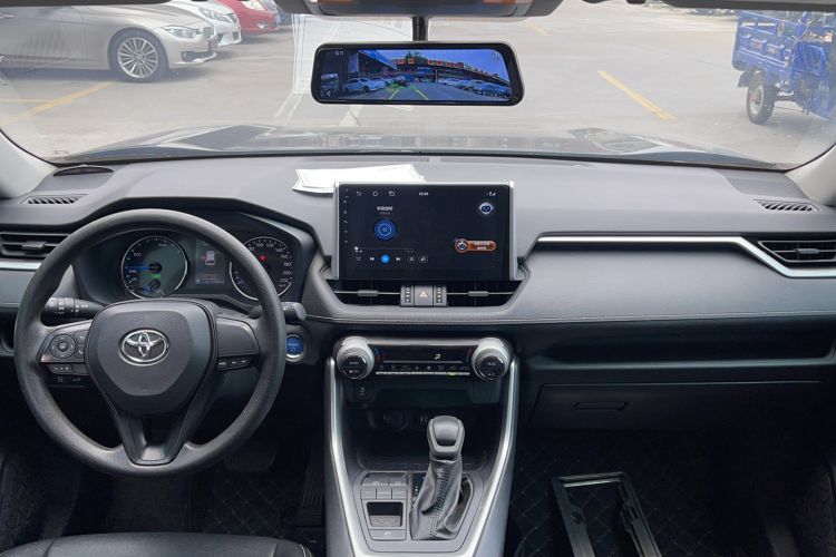 Used Toyota Wildlander 2022 Facelifted Dual-Motor 2.5L E-CVT Two-Wheel Drive Leading Edition Center Console