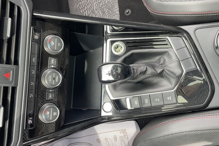 Used Volkswagen Tayron 2019 330TSI Two-Wheel Drive Luxury Model China VI Standard Interior 3