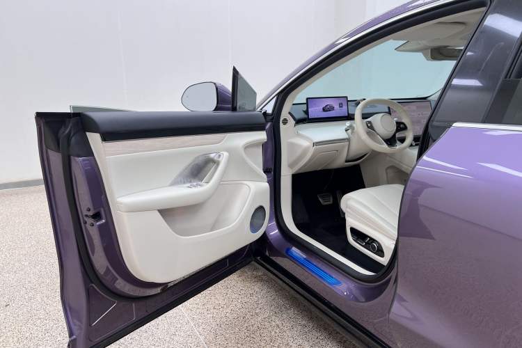 Used Hima Luxeed R7 2024 All-Electric 802 km Max
