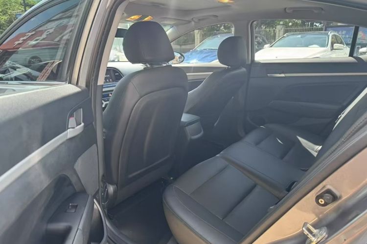 Used Hyundai Elantra (6th Generation / Lingdong) 2016 1.6L Automatic ZhiXuan – Elite Version Interior 3