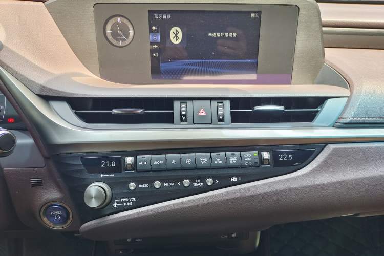 Used Lexus ES 2020 300h Premier Edition
