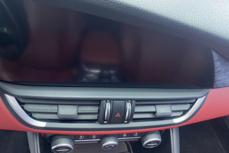 Used Alfa Romeo Giulia 2021 2.0T 280HP Luxury Edition
