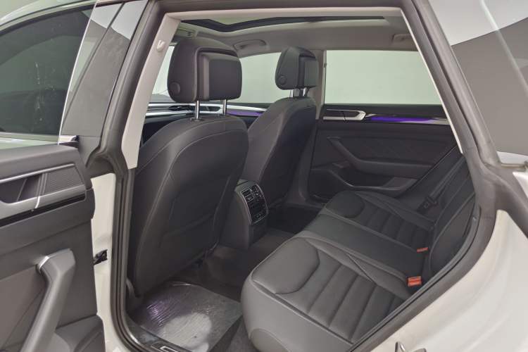 Used Volkswagen FAW-Volkswagen CC 2023 Hunting Vehicle 380TSI Hunter's Heart Edition Interior 4