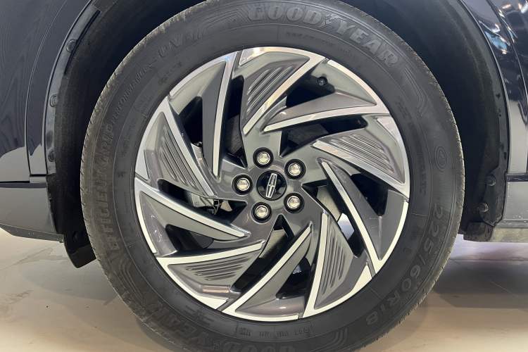 Used Lincoln Corsair 2024 1.5T Two-Wheel Drive Deluxe Hybrid Version Exterior 1