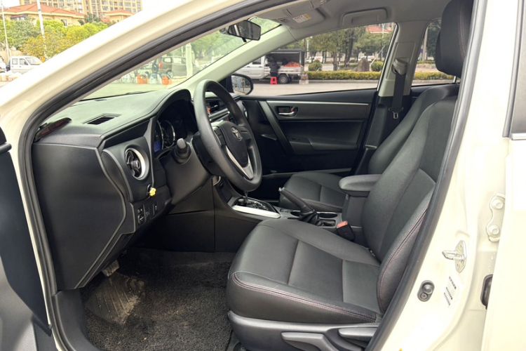 Used Toyota Corolla 2017 Revised Version 1.2T S-CVT GL Interior 2