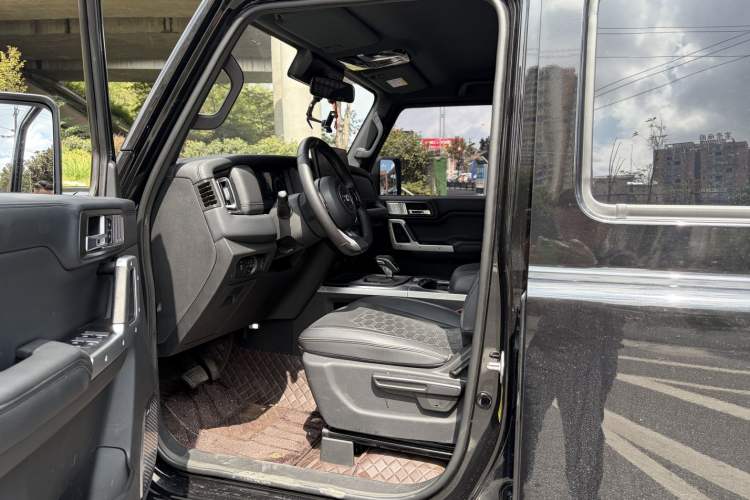 Used 212 T01 2024 2.0T Mechanic