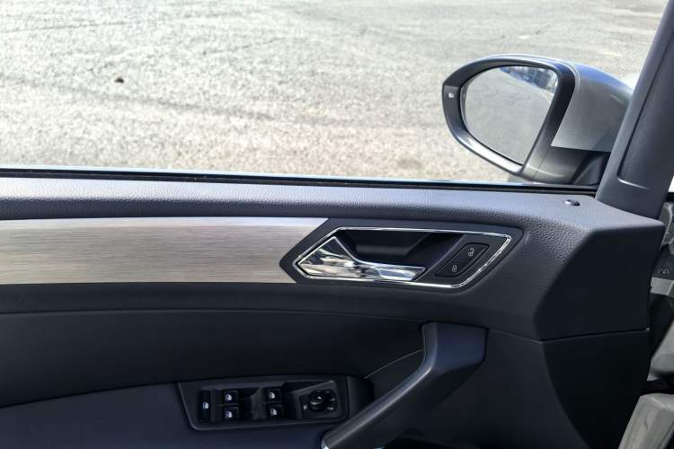 Used Volkswagen Touran 2018 Volkswagen Touran L 280TSI DSG Boundary Edition 7 Seats China VI Standard Interior 10