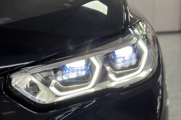 Used BMW X5 2022 Restyled xDrive 30Li Luxury Version M Sport Package
