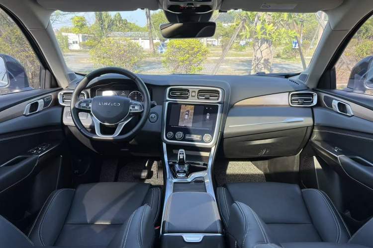 Used Lynk & Co 01 2019 2.0T Two-Wheel-Drive Pro Version China VI Standard Interior 2