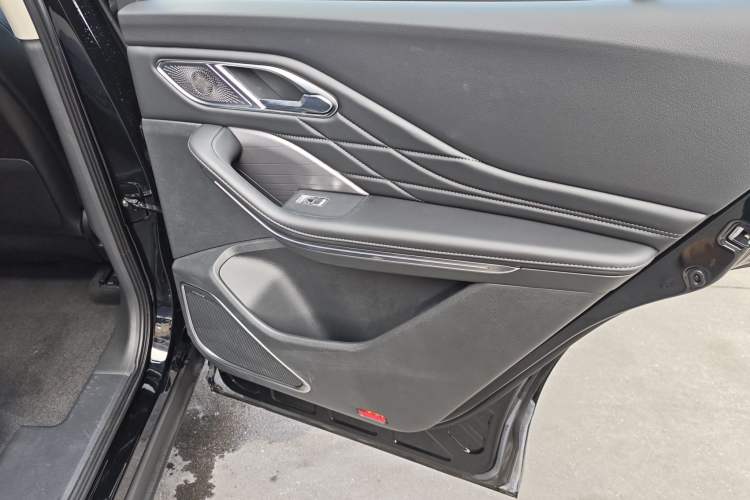 Used Hongqi HS7 PHEV 2024 2.0T PHEV Four-Wheel Drive Flagship Edition 6 Seats
