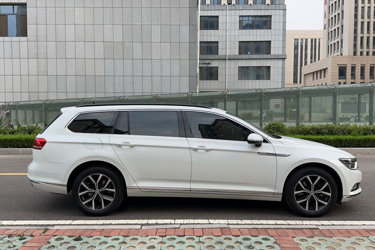 Used Volkswagen Variant 2018 380TSI Two-Wheel Drive Comfort Edition
