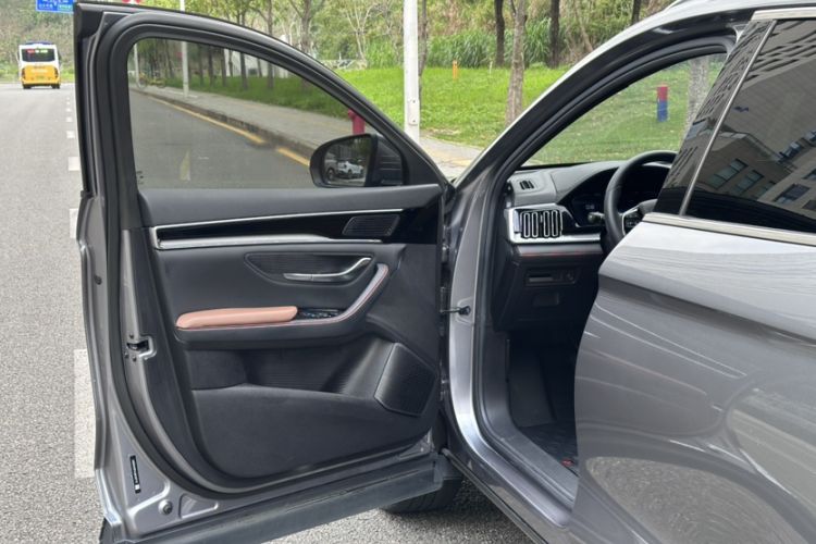 Used BYD Song PLUS 2020 1.5T Automatic Prestige Version Interior 3