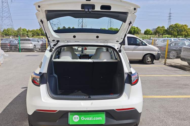 Used Geely Galaxy Geome 2025 410 km Free Version Trunk