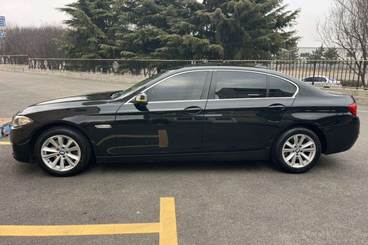 Used BMW 5 Series 2014 520Li Elegant Model

