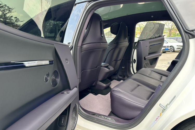 Used Avatr 06 2025 Ultra Pure Electric Edition Interior 10