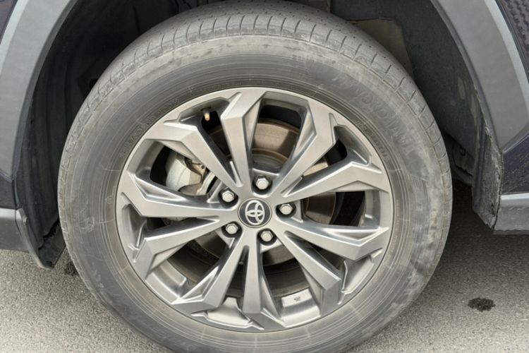 Used Toyota RAV4 2023 Dual-Engine 2.5L E-CVT Two-Wheel Drive Elite Plus Edition
