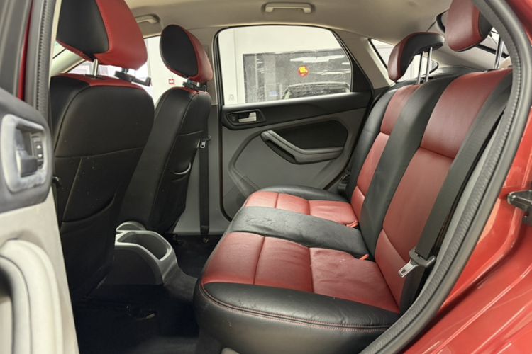 Used Ford Focus 2013 Hatchback Classic 1.8L Automatic Base Model