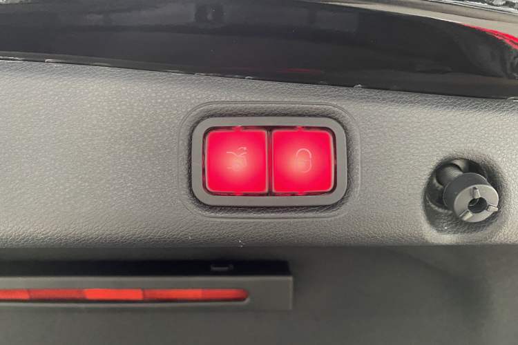 Used Mercedes-Benz E-Class 2022 E 300 L Stylish Model Interior 1