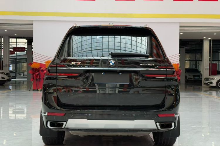 Used BMW X7 2023 xDrive40i Luxury Package with Leading Features