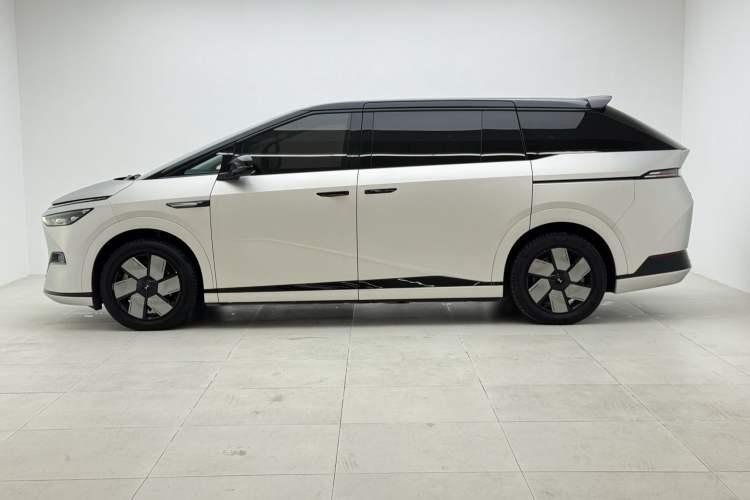 Used XPeng X9 2024 702 Ultra-Long Range Max