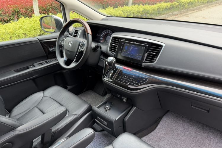 Used Honda Odyssey 2018 2.4L Smart Edition Interior 10