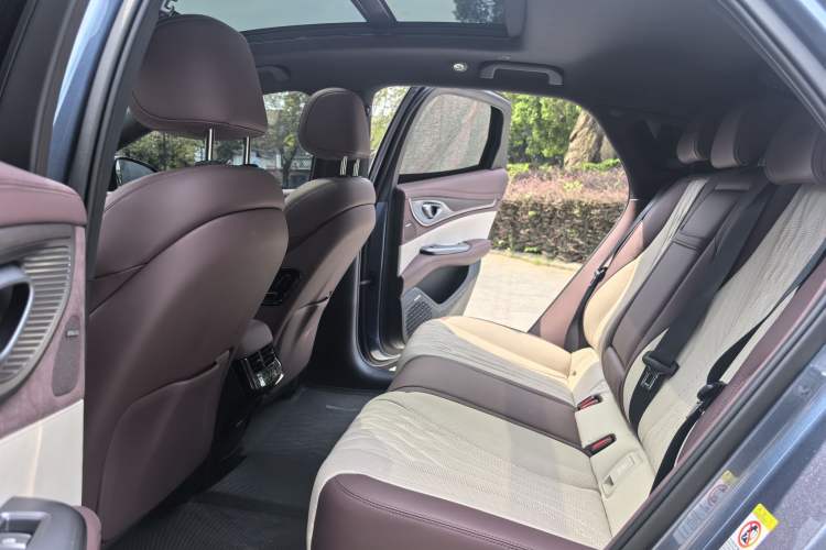 Used BYD Seal 2023 DM-i 1.5T 200km Flagship Model
