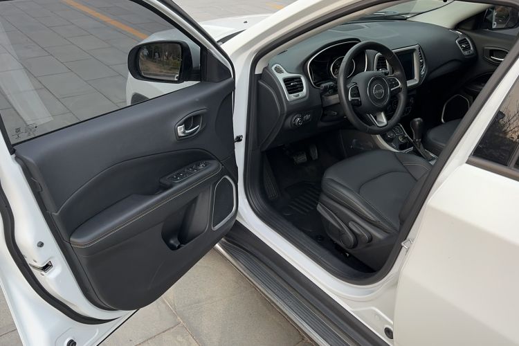 Used Jeep Compass 2017 200T Automatic Family Enjoyment Four-Wheel Drive Edition