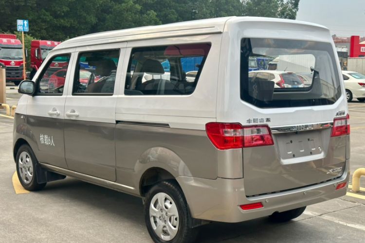 Used Jinbei Hiace X30 2021 1.5L Business-Class Central Air-Conditioned Coach China VI Standard Model SWC15M