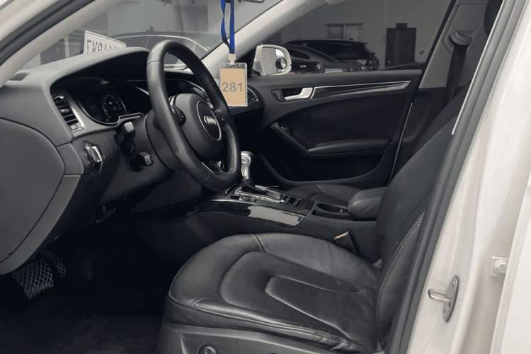 Used Audi A4L 2013 35 TFSI Automatic Comfort Model
