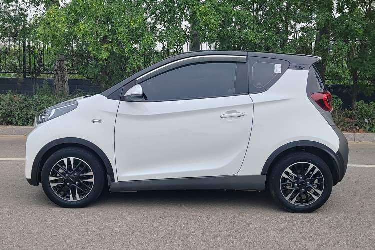 Used Chery New Energy Little Ant 2022 Revised Version Sweet Pink Edition Half-Sugar Version Lithium Iron Phosphate 30.7 kWh 30 kW 301 km