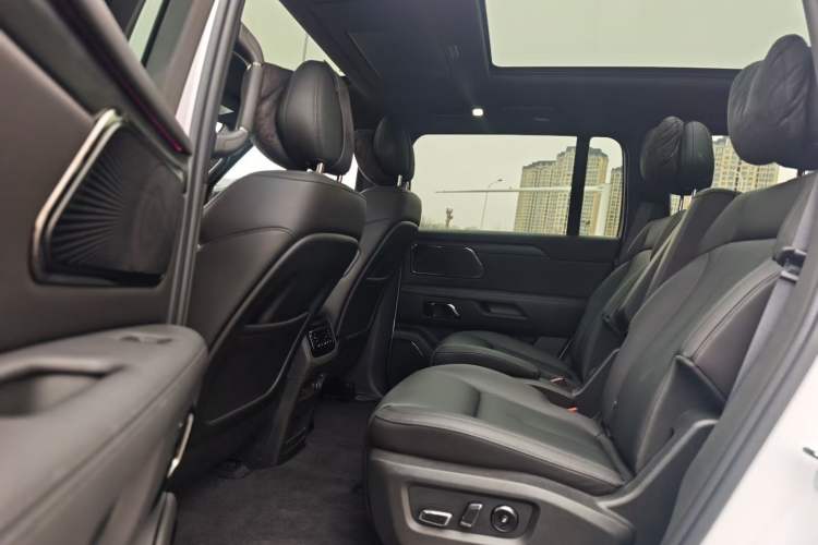 Used Polestones 01 2023 All-Purpose 7-Seater Version
