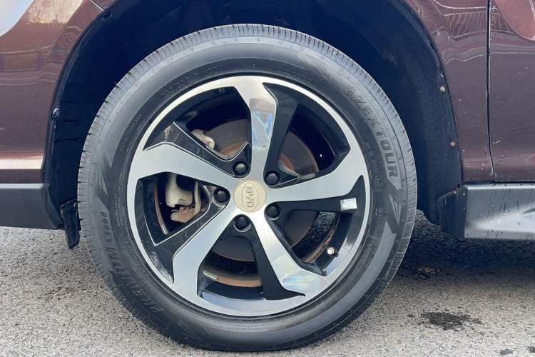 Used BYD S7 2016 2.0T Automatic Prestige Plus Exterior 6