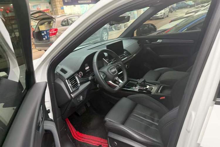 Used Audi Q5L 2023 40T Luxury Dynamic Model
