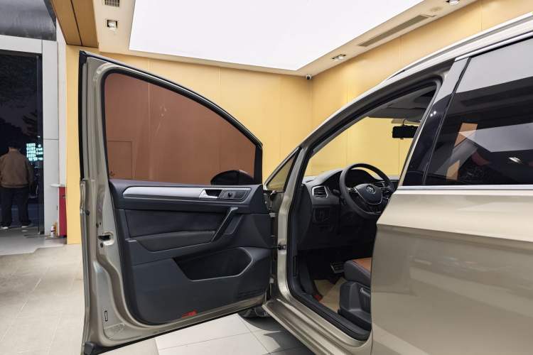 Used Volkswagen Golf Sportsvan 2018 1.6L Automatic Comfort Model