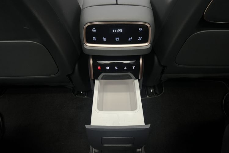 Used Dongfeng eπ eπ008 2024 210Max Range-Extended Version 6 Seats